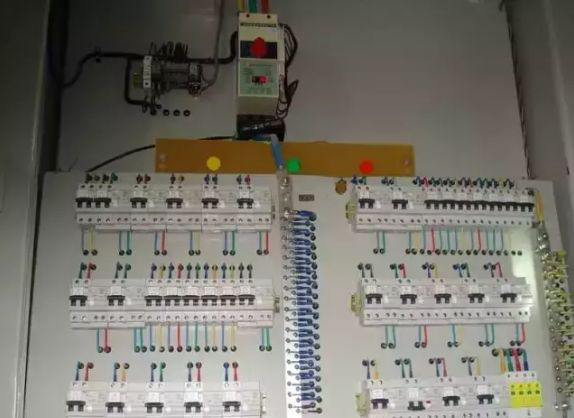 配電柜安裝禁忌:一個錯誤往往會導致無盡的麻煩。